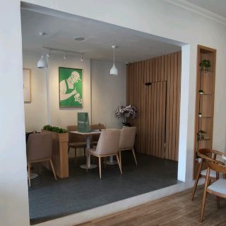 New "titik koma" Cafe near South Surabaya