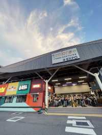 Container truck food market