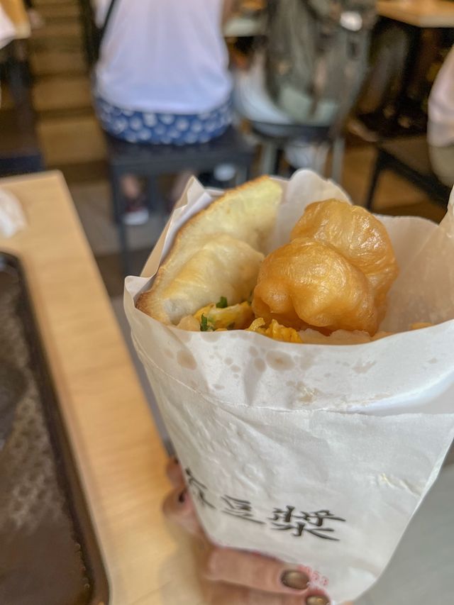 【台北】毎朝行列の超人気店！台北の朝ごはんといえばここ！なフーハンドウジャン行ってきた