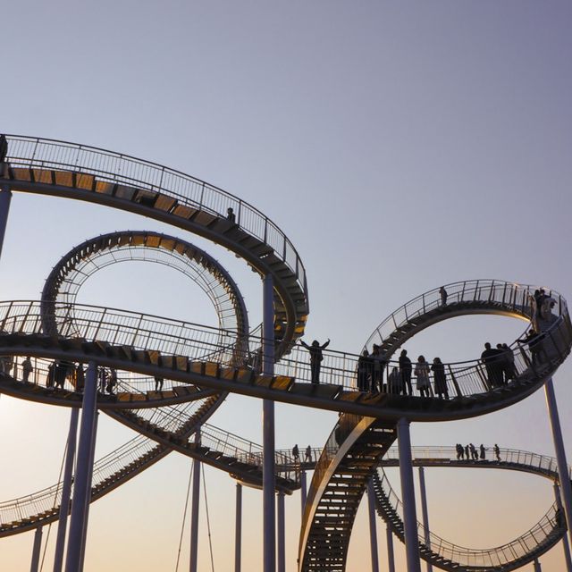 걸어다니는 롤러코스터가 있는곳🎢