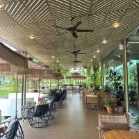 ยุ้งฉางคาเฟ่ ฟีลบาหลีที่ชุมชนขนมแปลกหนองบัว