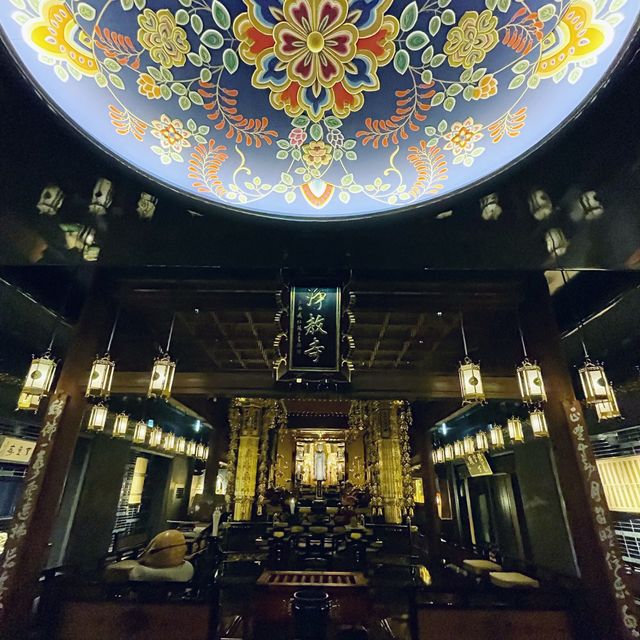 【京都府】宿泊一体型のお寺で宿泊者限定の朝のおつとめに参加！