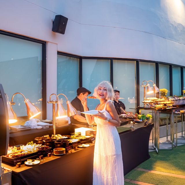 The Deck ชั้น 9 Avani Sukhumvit Bangkok Hotel