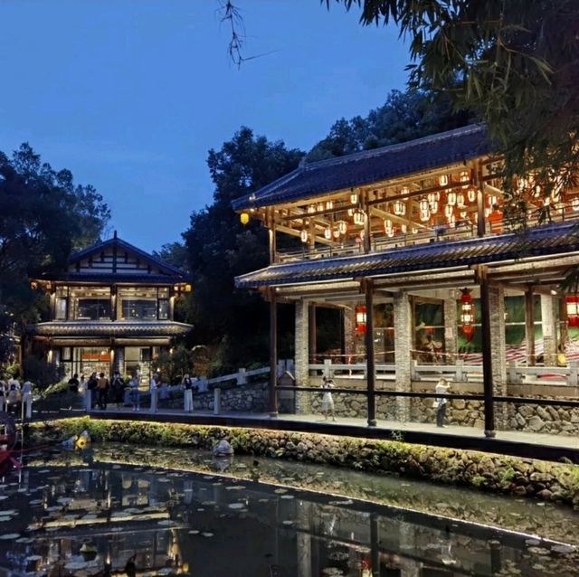 古風打卡勝地 - 二十四史書院
