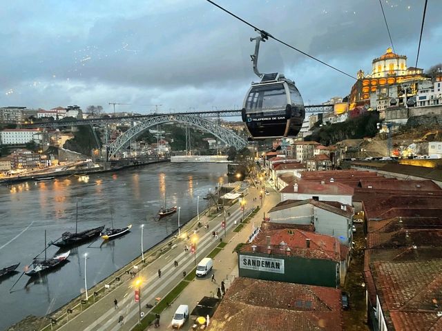 🇵🇹 Riding the Gaia Cable Car @ Porto