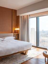 Cozy Andaz stay with a view