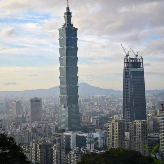 Elephant Mountain's Stunning Views in Taipei
