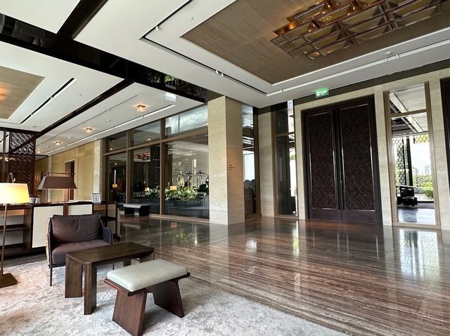曼谷嘉佩樂酒店：奢華服務，價格稍高