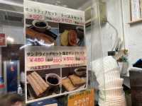 福岡・天神。地下鉄駅改札前のコンパクトなカフェ『チロル』
