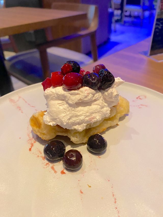 宿泊者限定！夜カフェはホテルラウンジで