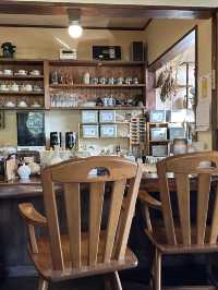 温かみのあるカフェで至福の一杯〜