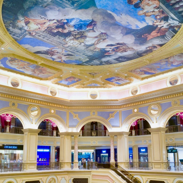 🌙😍 Daydream at the Venetian in Macau! ✨ 🌙😍 Daydream at the Venetian in Macau! ✨