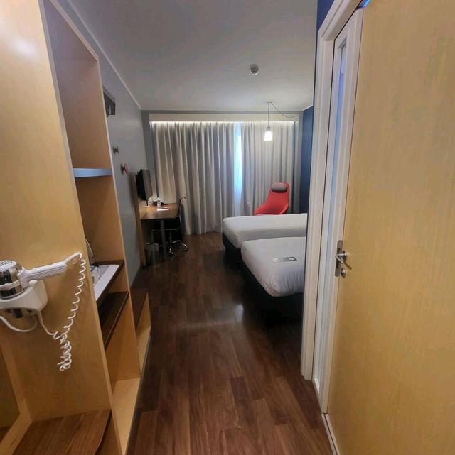 米蘭機場最方便的酒店，房間安靜舒適，有免費車