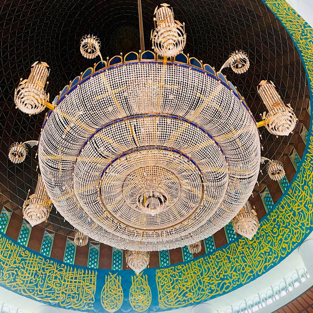【マレーシア🇲🇾/鮮やかなブルーが美しい✨モスク🕌】