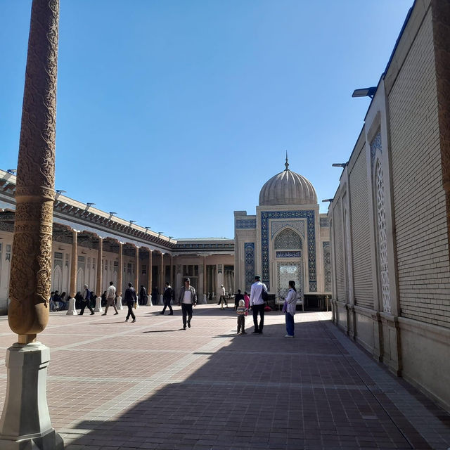 Discover Serenity and History at Hazrat Khizr Mosque