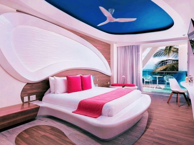 🏖️ Stay at BlueBay Grand Esmeralda