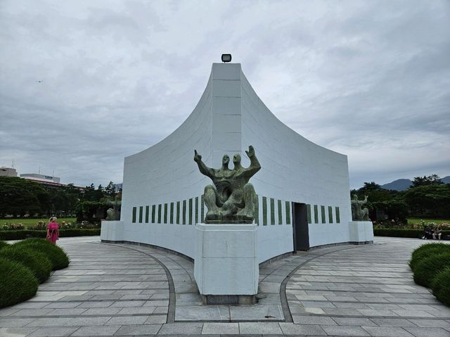 The visit to UN Memorial Cemetery in Busan