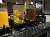 世界を旅する旅人のオアシス：Plaza Premium Lounge 環亞機場貴賓室