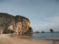 หาดสวย น้ำทะเลใส ทรายนุ่ม @หาดไร่เลย์ กระบี่