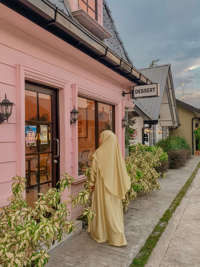 Cafe Hunting | Cute Dessert House by Qidot 🧁