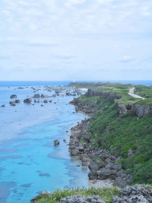 【沖縄】灯台の方を見る絶景