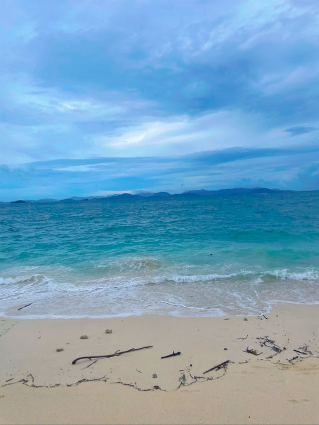 猫好き必見！！フォトジェニックな白い砂浜と猫たちに癒されるタイにある美しい離島🏝🐚🫧【プーケット🇹🇭】