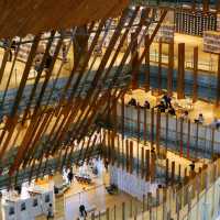 ชมศิลปะแห่งแก้วที่ Toyama Glass Art Museum กัน