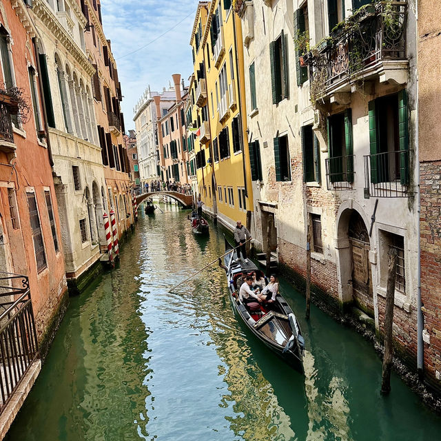 Venice: A Dreamy City of Canals and Gondolas 