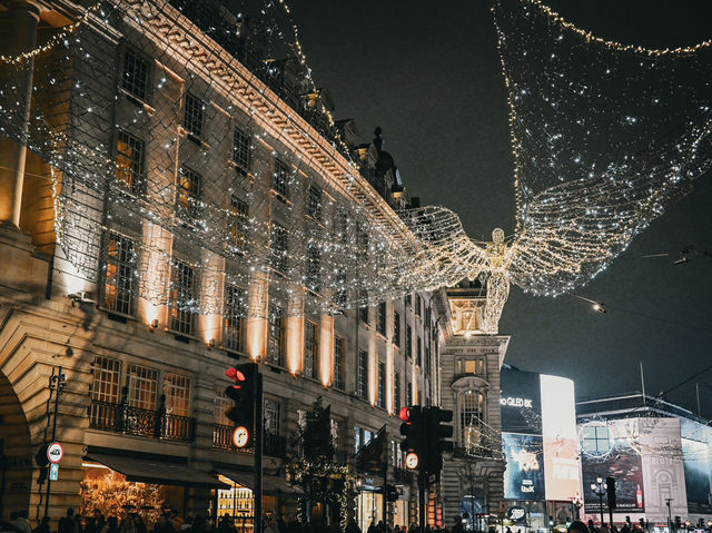 Backpacking Through London: A Night on Oxford Street