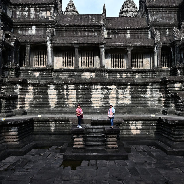 See Angkor Wat and Die