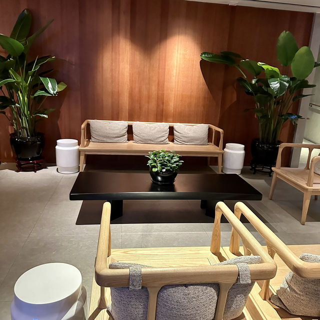 Exceptional Hospitality at The Pier Business Class Lounge Exceptional Hospitality at The Pier Business Class Lounge