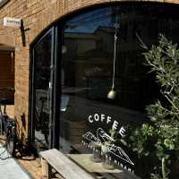 手回し焙煎機で自家焙煎の喫茶店