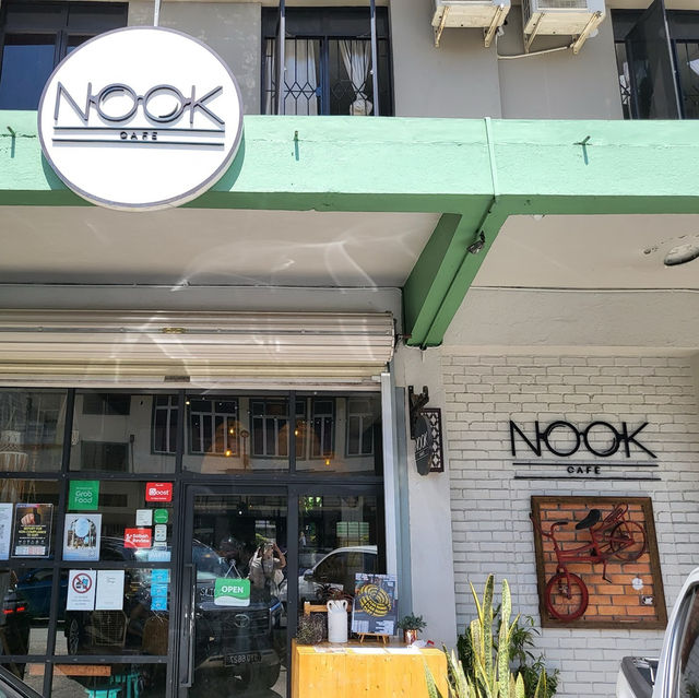 조용하고 한적한 코타키나발루 카페 Nook Cafe