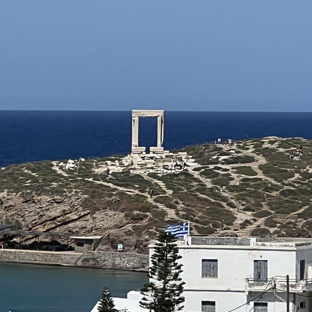 Portara: the inspiration for National Geographic logo 