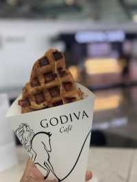 上機前的飲品雪糕Grab & Go @GODIVA CAFE