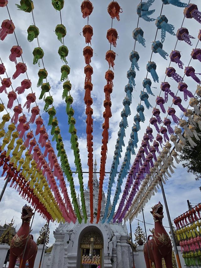 เทศกาลโคมแสนดวงที่เมืองลำพูน