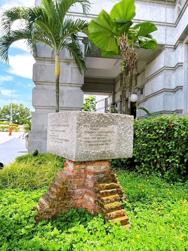 A Journey Along Cavenagh Bridge