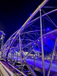 🇸🇬 A Night Walk on Singapore’s Helix Bridge 💫 
