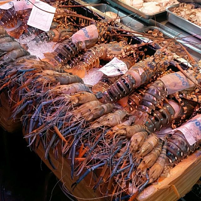 ตลาดเยาวราชกลางคืน