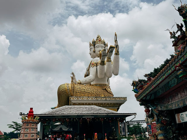 探尋泰國文化：北柳府的粉紅象神廟之旅 🐘✨