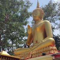 華欣的山頂寺廟 — 筷子山寺（Wat Khao Takiap）