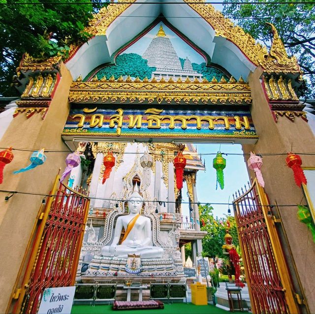 泰國曼谷市區歷史古跡皇家寺廟:Wat Sutthiwararam，精美絕倫的建築和雕像，適合打卡拍照📸好去處
