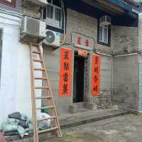 拥有百年历史的圍村建築物