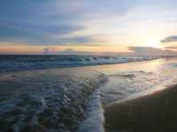 เที่ยวหาดเเม่รำพึง