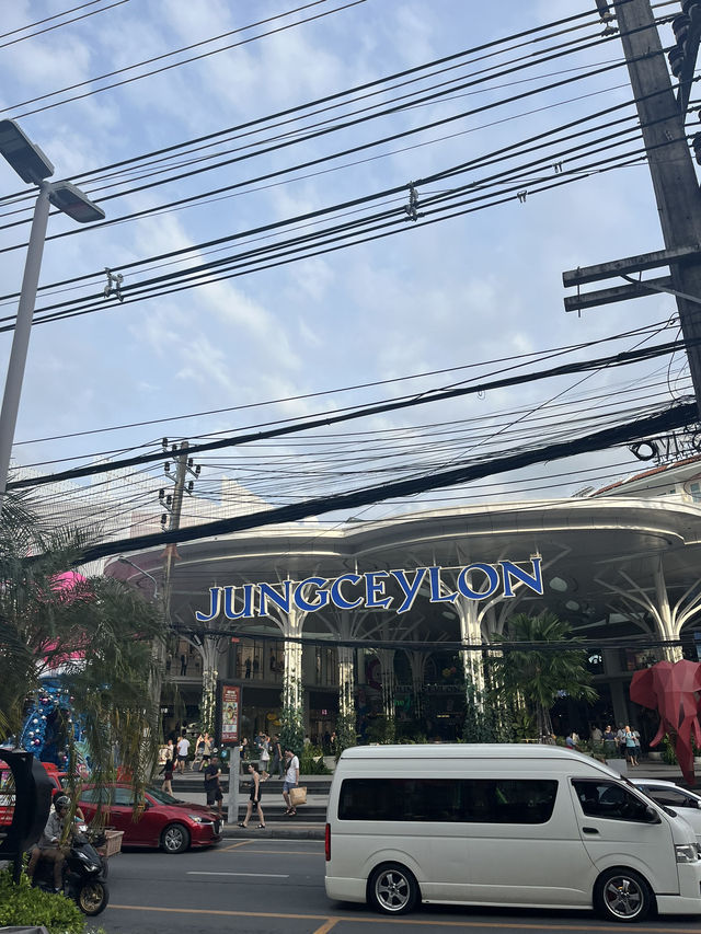 【タイ･プーケット🇹🇭】船や乗り物もある！？お土産、飲食店なんでも揃うショッピングモール🛍
