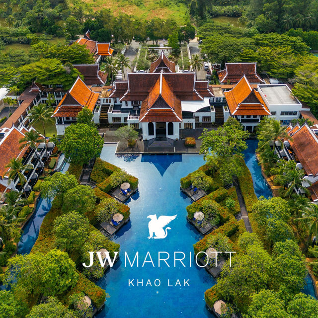 ที่พัก 5 ดาวติดทะเลเขาหลัก 