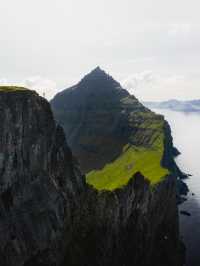 A road trip in Faroe Islands is a must!🗻