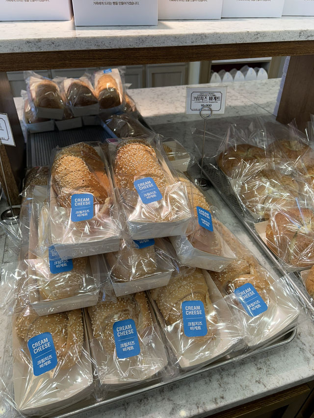 【韓国/木浦】creamcheesebaguetteが有名✨"코롬방제과점"