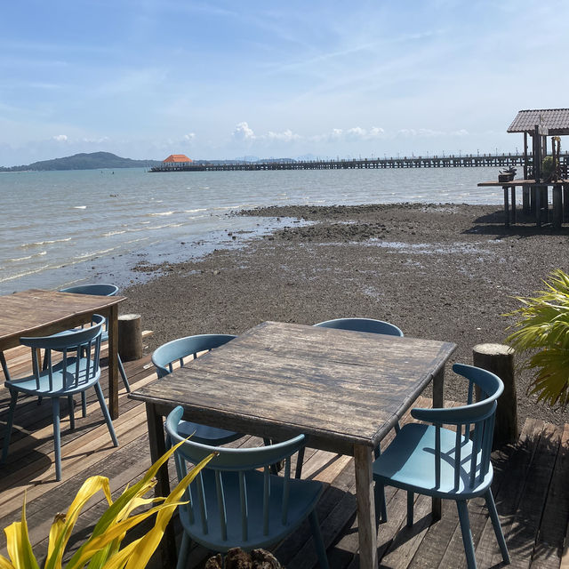 ชายทะเล ร้านอาหารทะเลชื่อดังบนเกาะลันตา