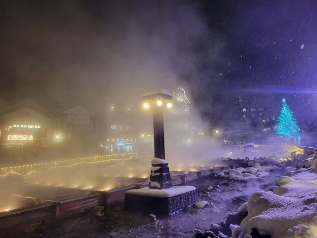 The Magical Night View of Kusatsu Yubatake